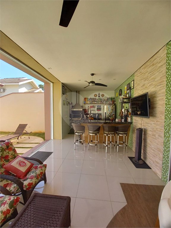 Casa à venda com 3 suítes no condomínio Alpes de Vinhedo, Vinhedo - SP