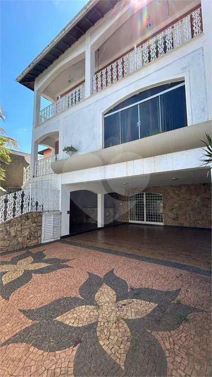 Venda Casa com 4 Dormitórios no Parque Santa Cecília