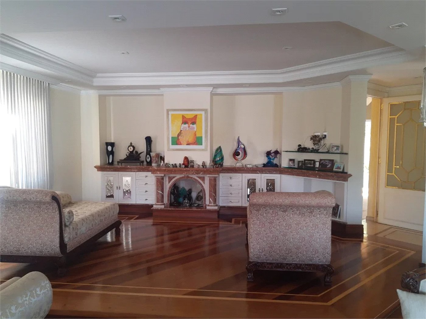 Casa à venda com 5 suítes em Jardim Leonor, São Paulo, SP