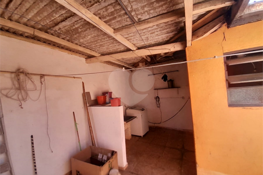 Casa à venda com 3 quartos, sendo 1 suíte, no Centro, Serra Negra, SP