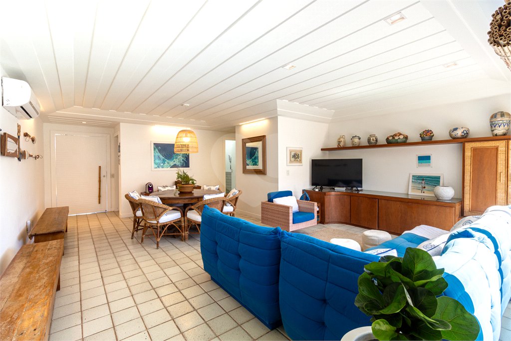 Casa em condomínio à venda com 6 quartos, sendo 5 suítes,  em Praia Rasa, Armação dos Búzios, RJ