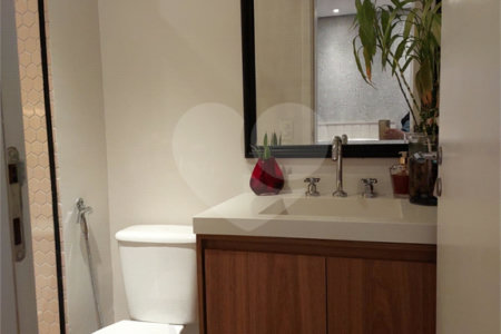 Apartamento à venda com 2 suítes em Vila Andrade, São Paulo, SP