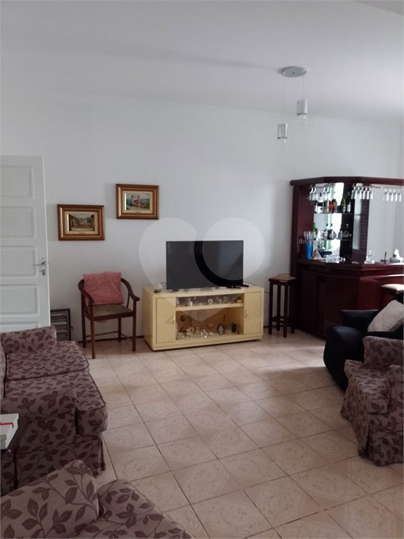 Sobrado à venda com 8 quartos, sendo 3 suítes, em Tucuruvi, São Paulo, SP