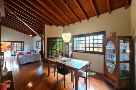 Casa Térrea à venda com 4 quartos, sendo 2 suítes, em Interlagos, São Paulo, SP