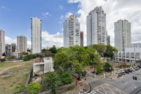 Apartamento à venda com 2 quartos, sendo 1 suíte, em Alto da Boa Vista, São Paulo, SP
