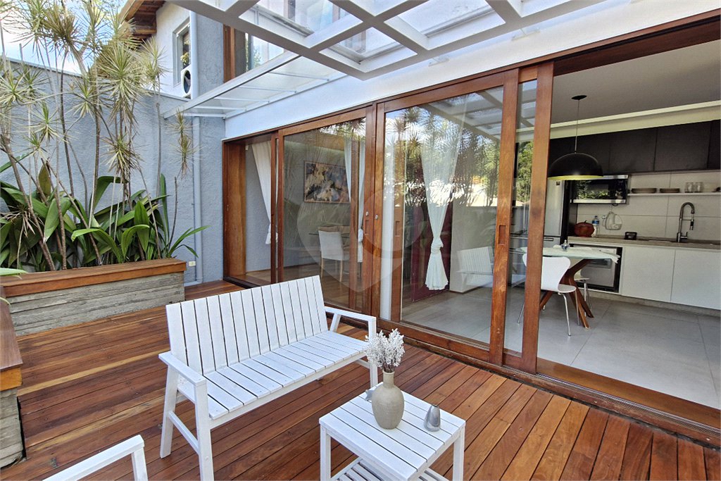 Casa à venda com 3 suítes em Jardim Prudência, São Paulo, SP
