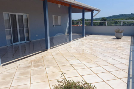 Casa à venda com 8 quartos, sendo 3 suítes,  no condomínio Terras de Santa Rosa, Salto - SP