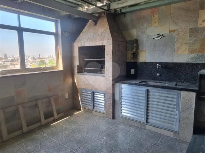 Sobrado à venda com 3 quartos, sendo 1 suíte,  em Vila Zat, São Paulo, SP