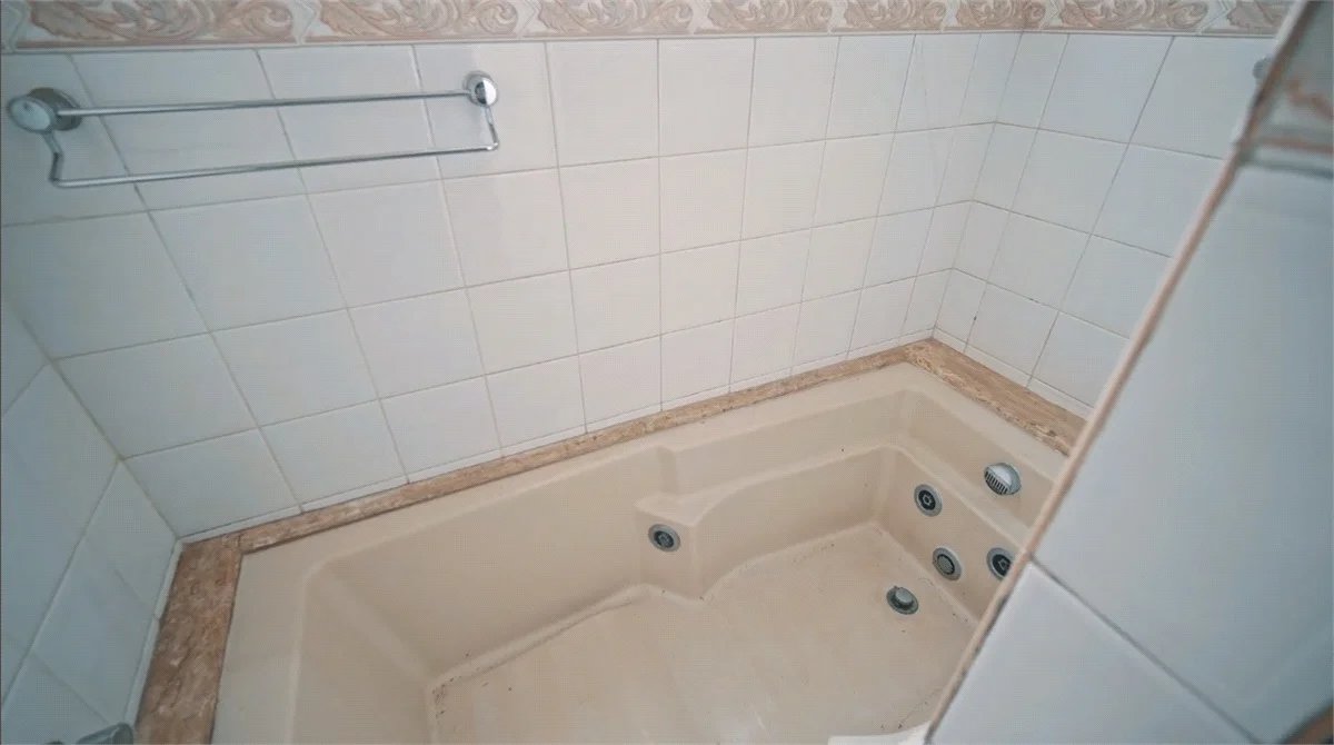 Terreno à venda com 6 quartos no condomínio Quinta dos Lagos, Cotia - SP