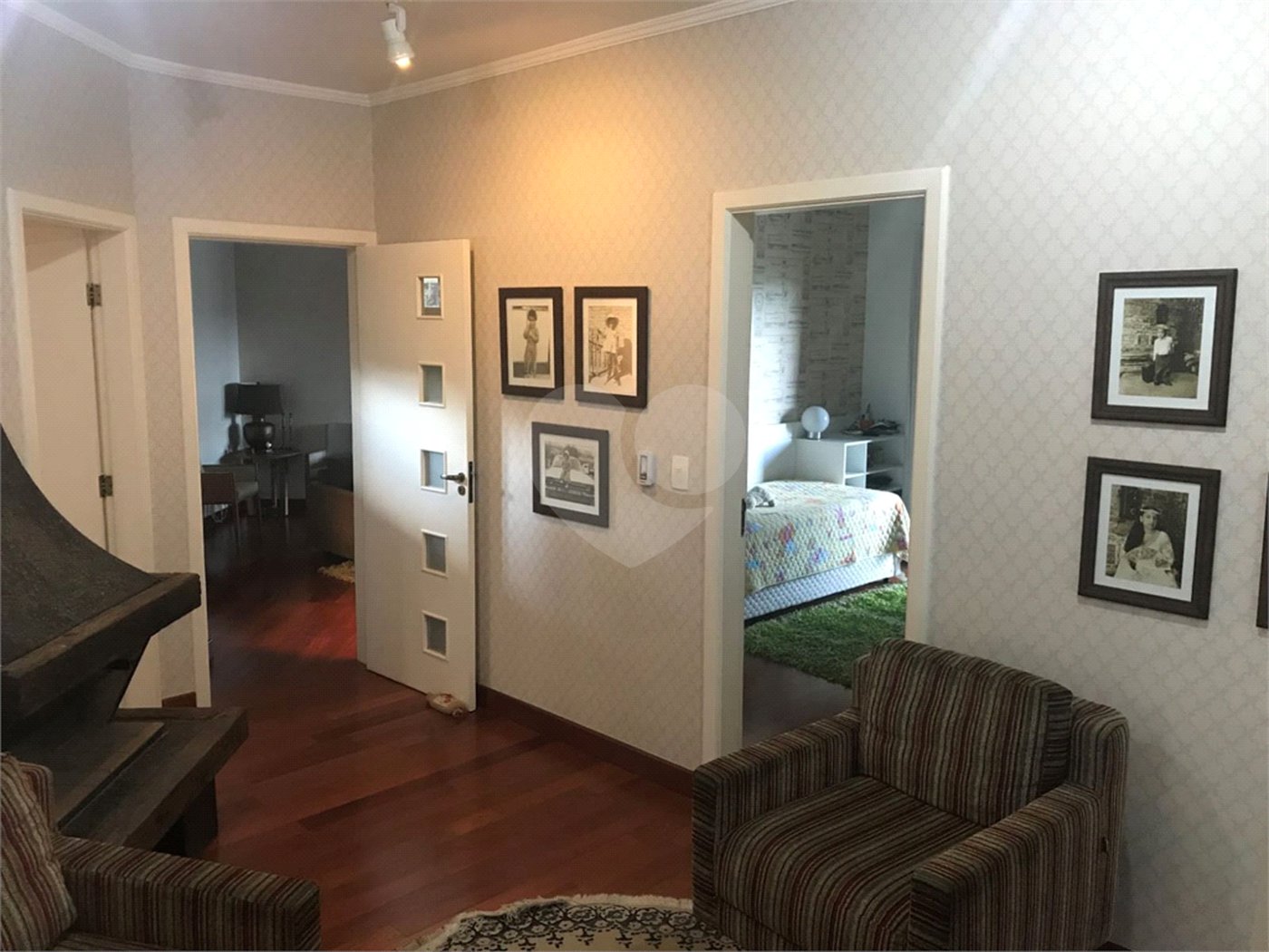 Casa à venda com 4 quartos, sendo 3 suítes, no condomínio Alpes da Cantareira, Mairiporã - SP