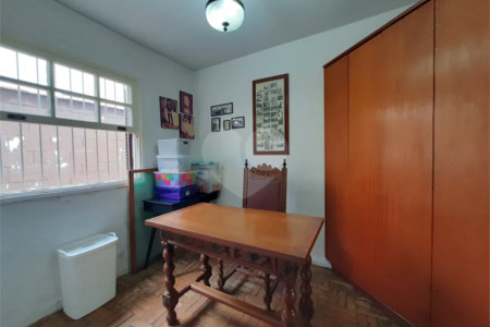 Casa à venda com 4 quartos, sendo 1 suíte,  em Parque Continental, São Paulo, SP