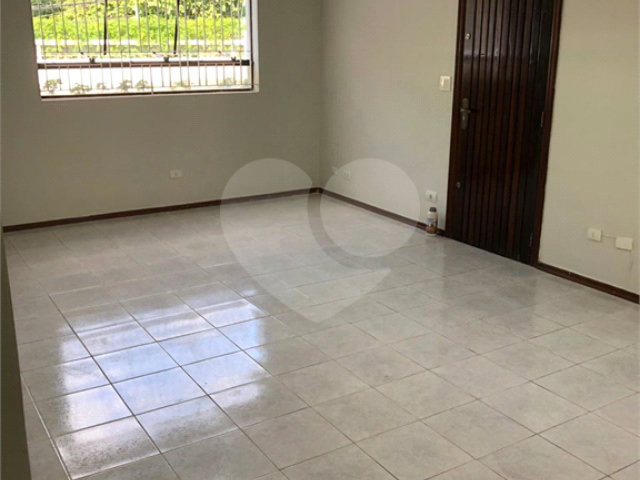 Sobrado à venda com 3 quartos, sendo 1 suíte,  em Jardim Leonor Mendes de Barros, São Paulo, SP