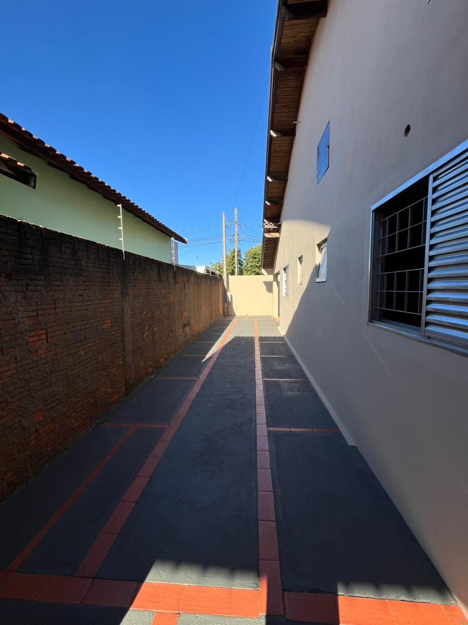 Casa à venda com 4 quartos, sendo 1 suíte,  em Jardim Maristela, Três Lagoas, MS