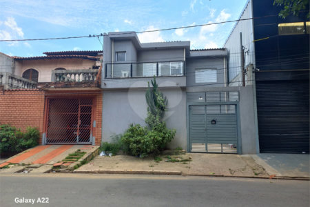 Sobrado à venda com 3 quartos, sendo 1 suíte, em Guaiaúna, São Paulo, SP