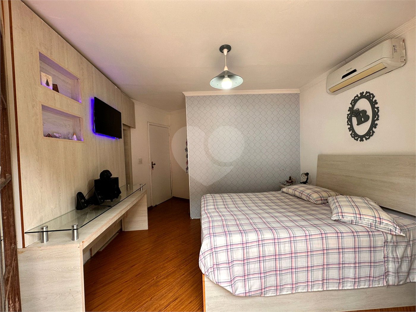 Casa à venda com 5 quartos, sendo 3 suítes, no condomínio Jd Itatinga, São Paulo - SP