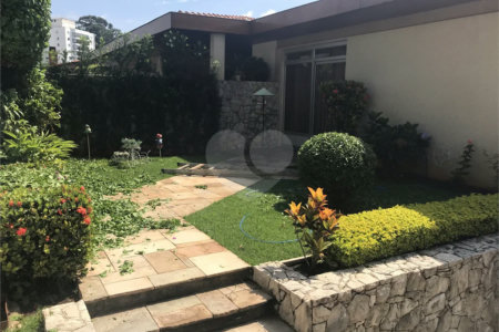 Sobrado à venda com 5 quartos, sendo 1 suíte, em Jardim São Bento, São Paulo, SP