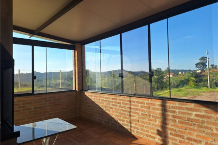 Chácara à venda com 4 quartos, sendo 2 suítes, em Recanto das Acácias, São Roque, SP