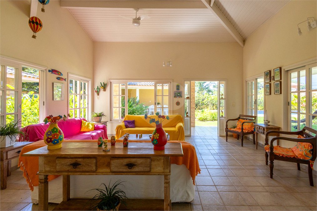 Casa à venda com 6 quartos, sendo 4 suítes, em Barequeçaba, São Sebastião, SP
