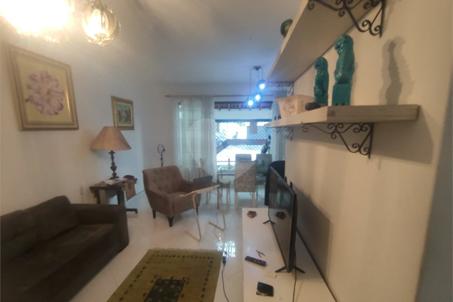 Sobrado à venda com 3 quartos, sendo 1 suíte, em Tremembé, São Paulo, SP