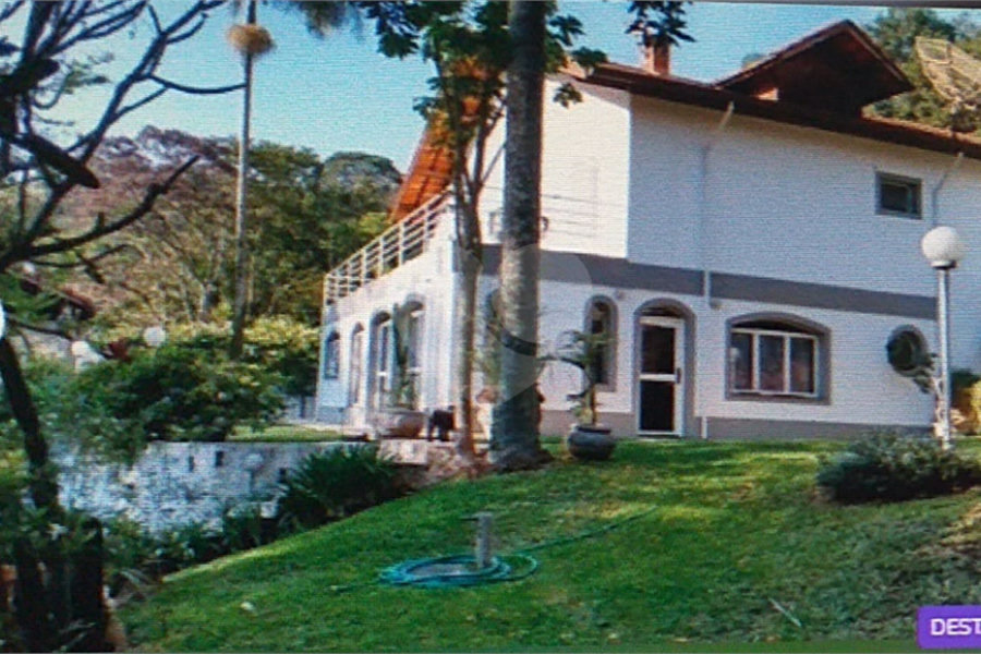 Sobrado à venda com 4 quartos, sendo 2 suítes,  em Roseira, Mairiporã, SP