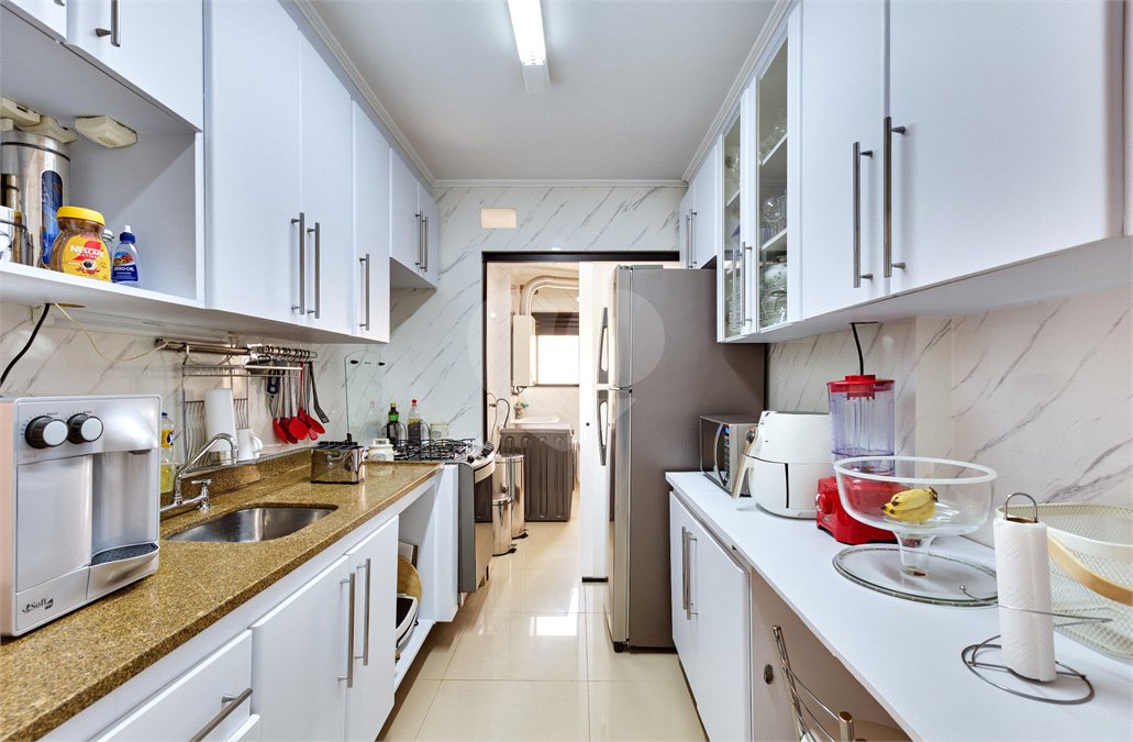 Apartamento à venda com 3 quartos, sendo 1 suíte, em Santo Amaro, São Paulo, SP