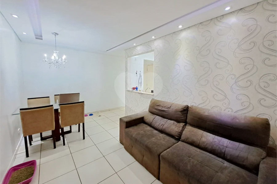 Apartamento com 02 quartos MOBILIADO com varanda e lazer !