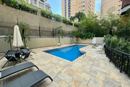 Apartamento à venda com 4 quartos, sendo 2 suítes,  em Pinheiros, São Paulo, SP