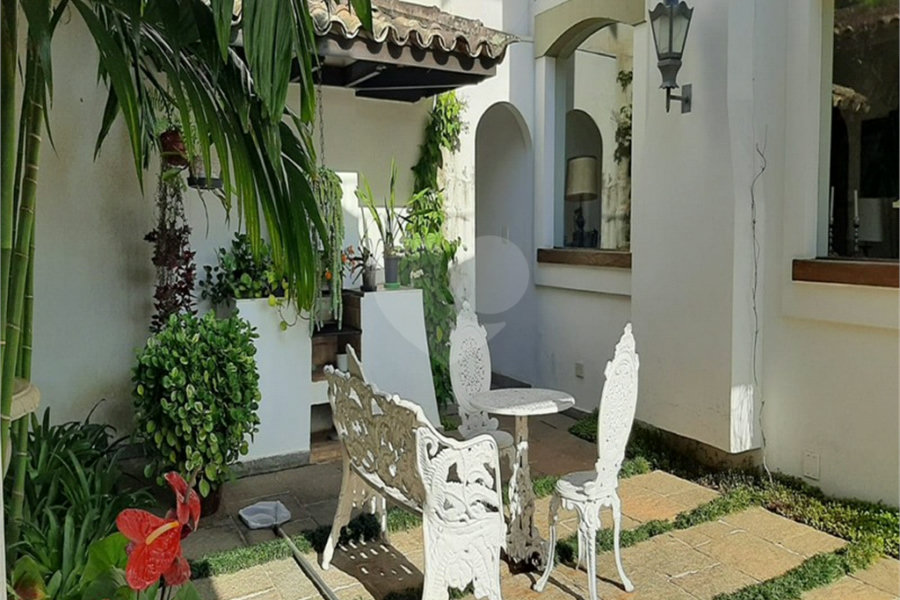 Casa à venda com 5 quartos, sendo 2 suítes, em Jardim Guedala, São Paulo, SP
