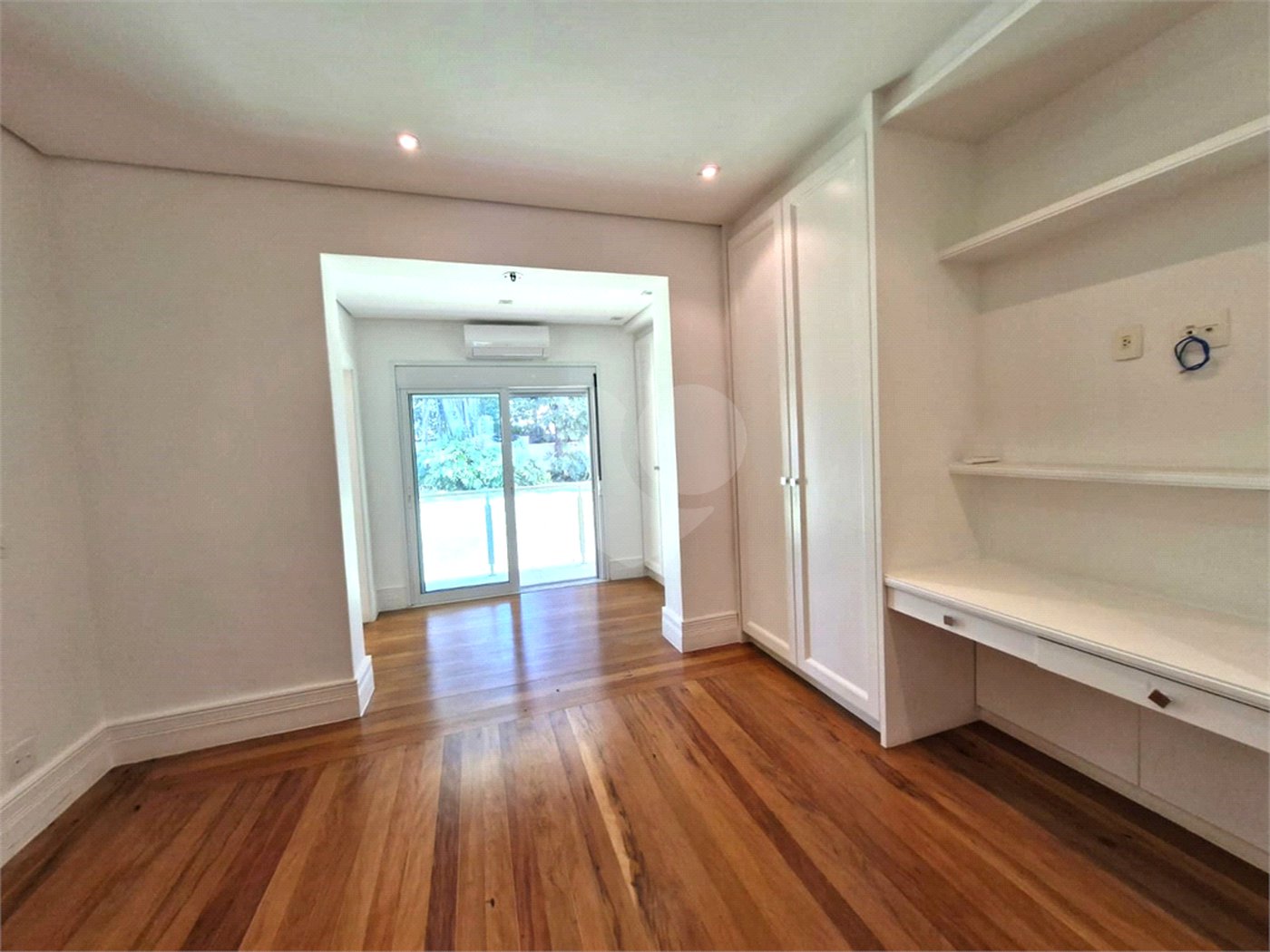 Casa à venda com 4 suítes no condomínio Chácara Flora, São Paulo - SP