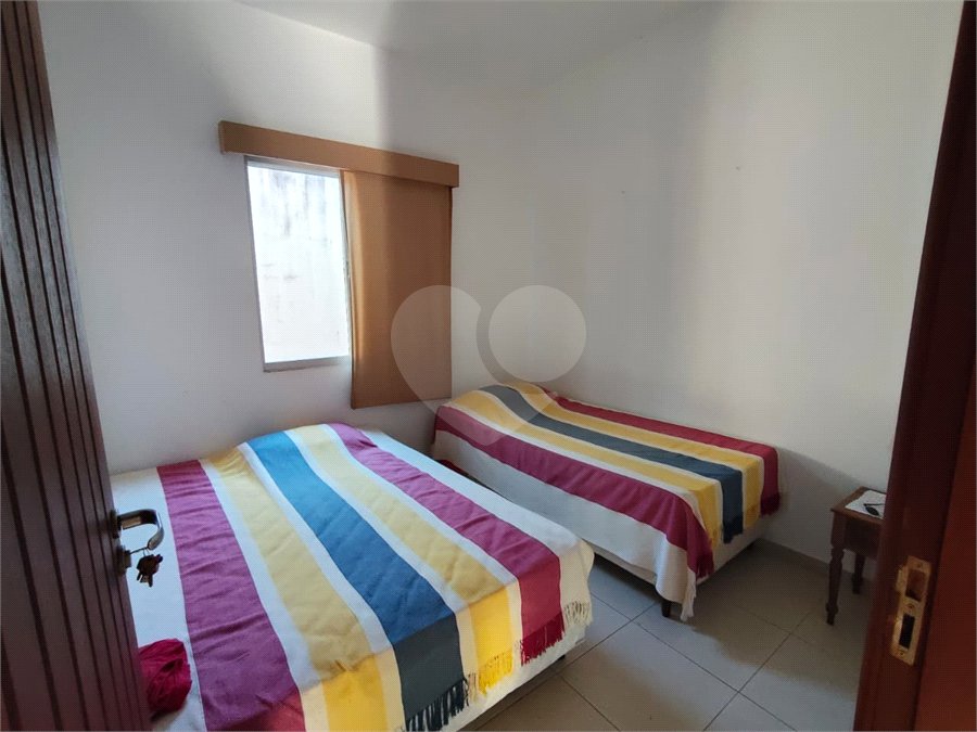 Casa à venda com 7 quartos, sendo 4 suítes, no condomínio Riviera de Santa Cristina XIII, Paranapanema - SP