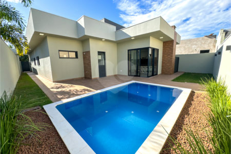 Casa à venda com 3 suítes em Parque Das Mangueiras, Três Lagoas, MS