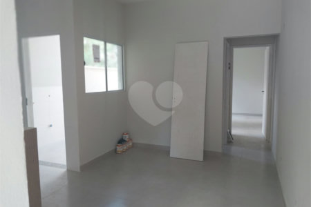 Casa à venda com 2 quartos, sendo 1 suíte, no condomínio Ceu de Brigadeiro, Sorocaba - SP
