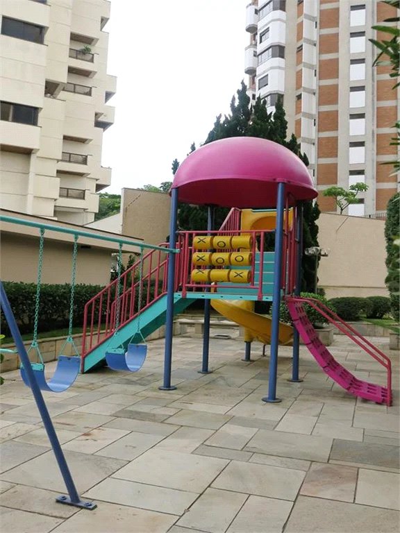 Apartamento à venda com 3 quartos, sendo 2 suítes,  em Real Parque, São Paulo, SP