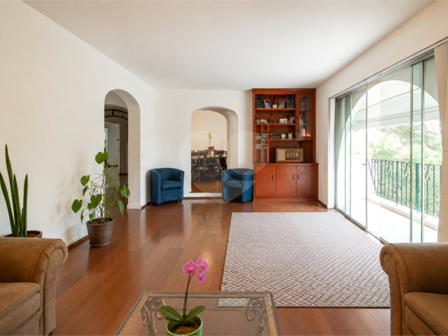 Apartamento à venda com 4 quartos, sendo 3 suítes,  em Chácara Santo Antônio, São Paulo, SP