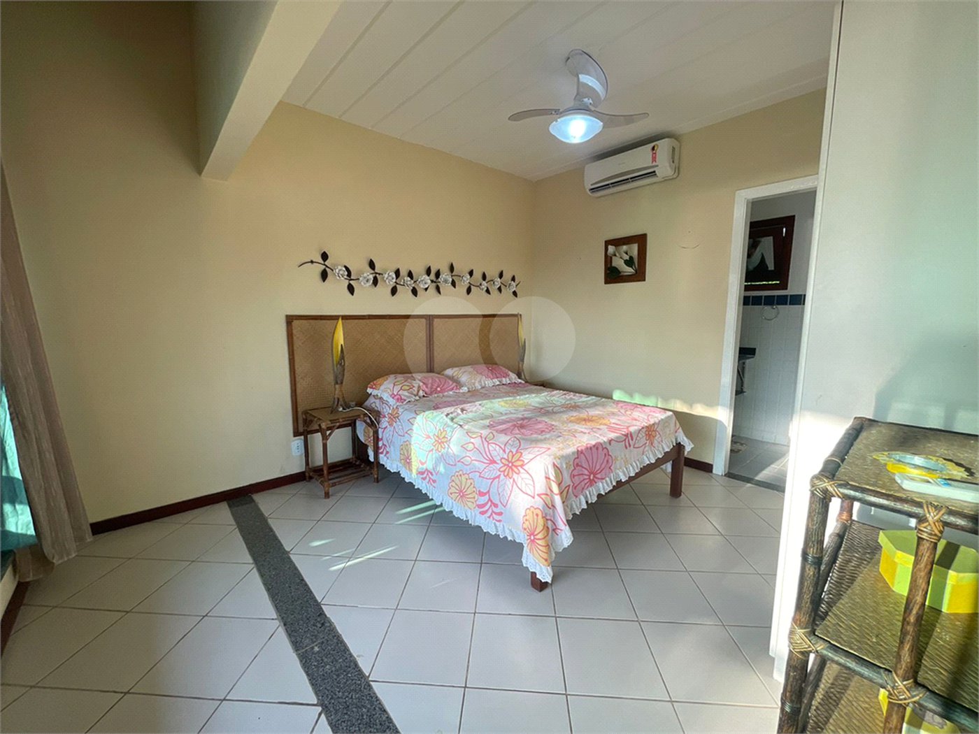 Casa em condomínio à venda com 3 quartos, sendo 2 suítes, em João Fernandes, Armação dos Búzios, RJ