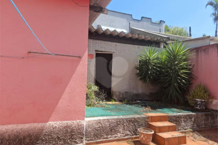 Sobrado à venda com 4 quartos, sendo 2 suítes,  em Campestre, Santo André, SP