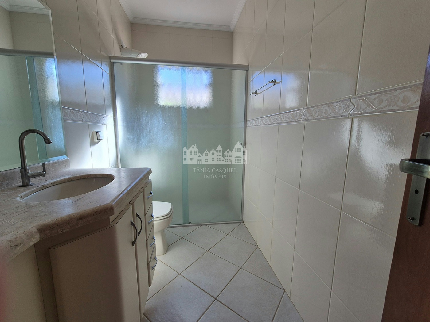 Casa à venda com 3 quartos, sendo 1 suíte, em Retiro das Fontes, Atibaia, SP