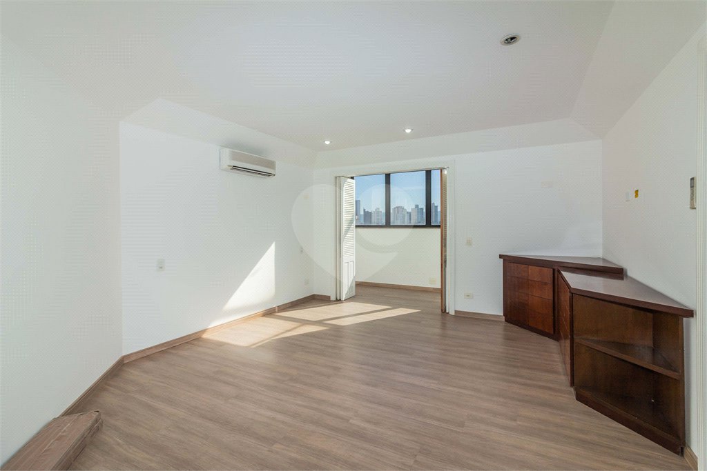 Duplex à venda com 1 quarto, sendo 3 suítes, em Vila Paulicéia, São Paulo, SP