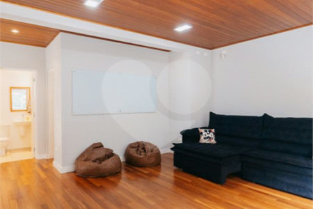 Casa à venda com 5 quartos, sendo 4 suítes, no condomínio Figueira Garden, Atibaia - SP