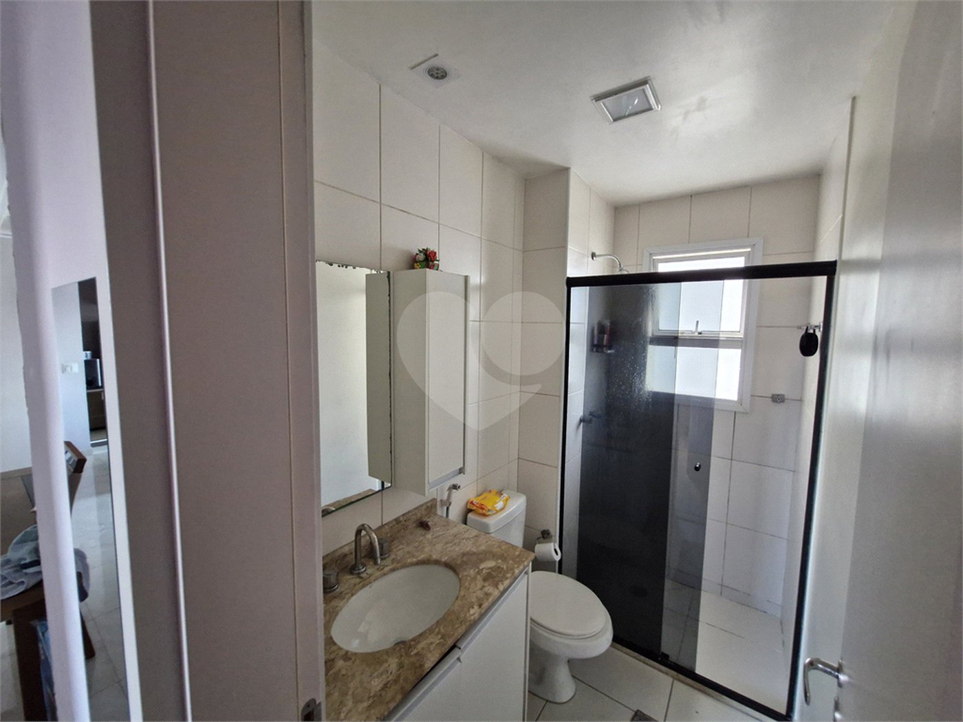 Apartamento à venda com 3 quartos, sendo 1 suíte,  em Vila Suissa, Mogi das Cruzes, SP