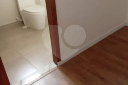 Sobrado à venda com 3 quartos, sendo 2 suítes,  em Vila Homero Thon, Santo André, SP