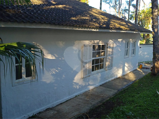 Casa à venda com 3 quartos, sendo 2 suítes,  no condomínio Gleba II, Mairiporã - SP