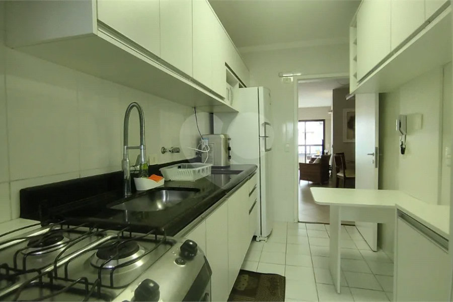 Apartamento à venda com 3 quartos, sendo 2 suítes,  em Riviera de São Lourenço, Bertioga, SP