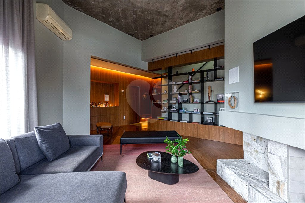 Cobertura com piscina e espaço gourmet privado 4 suítes 4 vagas Vila Uberabinha