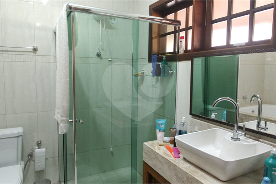 Casa à venda com 4 suítes no Centro, Extrema, MG