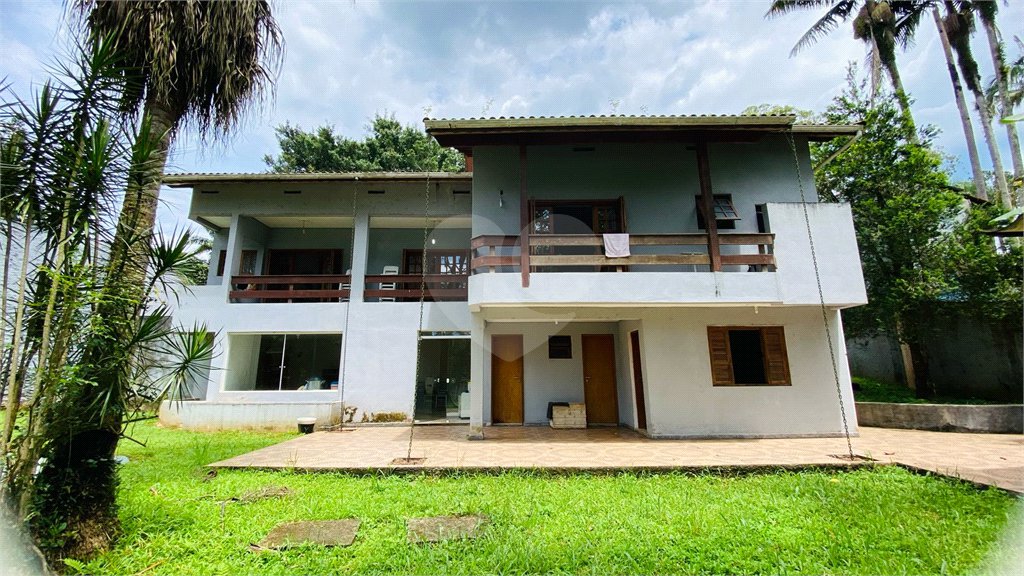 Casa à venda com 3 suítes em Dos Finco, São Bernardo do Campo, SP