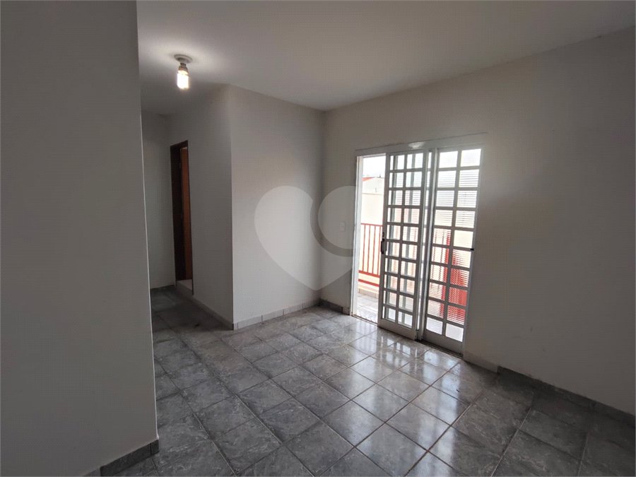 Casa para alugar com 3 quartos, sendo 1 suíte,  em Jardim Itália, Itapetininga, SP