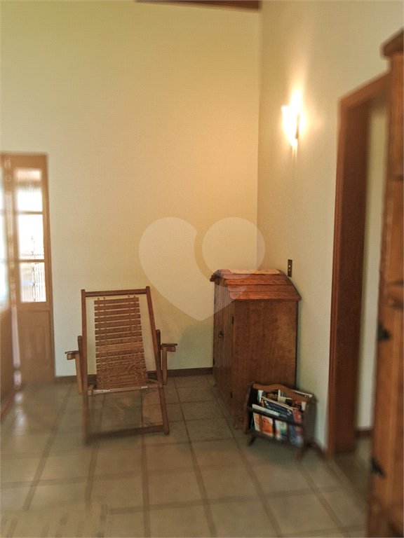 Casa à venda com 3 quartos, sendo 1 suíte, no condomínio Acmti - Colinas do Mosteiro, Terras de Itaici e Recanto dos Pássaros, Indaiatuba - SP