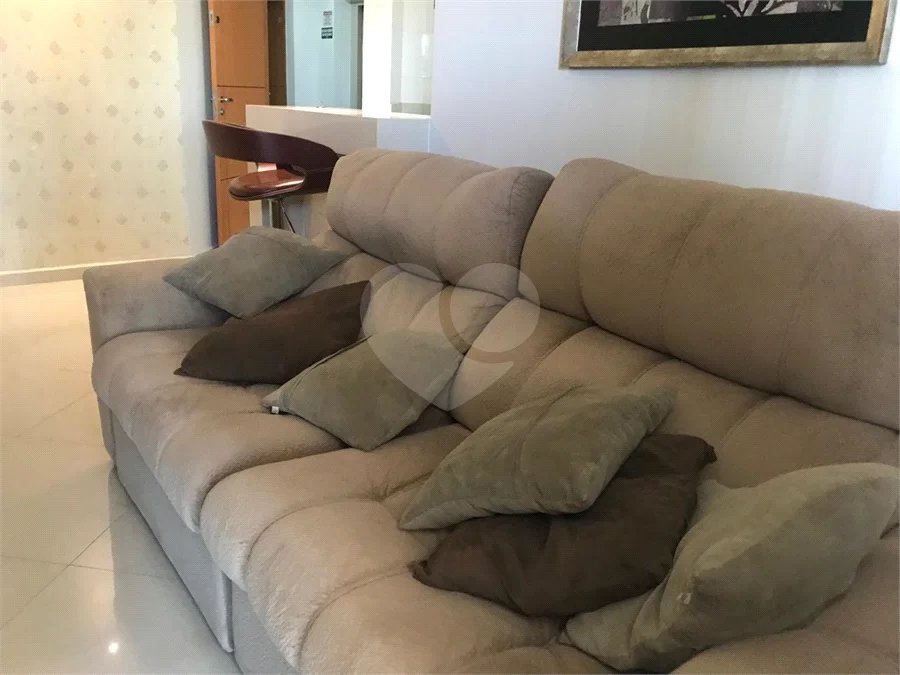 APARTAMENTO MOBILIADO EM FRENTE AO SHOPPING 02 DORMITÒRIOS