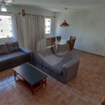 APARTAMENTO 2 QUARTOS (+1 REV.) MOBILIADO P/ALUGAR NO GUARUJÁ/PITANGUEIRAS 96m2 VISTA MAR